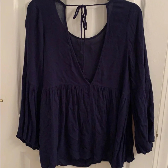 Kimchi Blue V-neck back Top size Medium - Picture 2 of 5